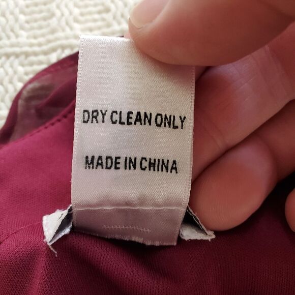 🌹 LEVKOFF 🌹 Flutter Sleeve Chiffon Gown - [Size 12 in Wine] - Picture 12 of 12